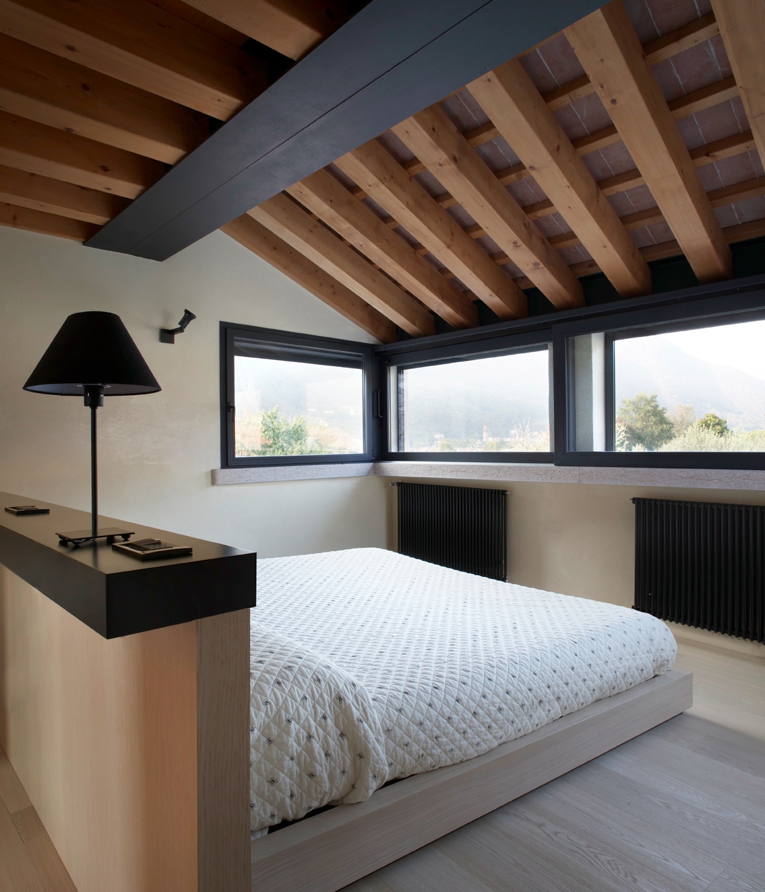 Camere da letto moderne in mansarda: idee per arredare camera da ...