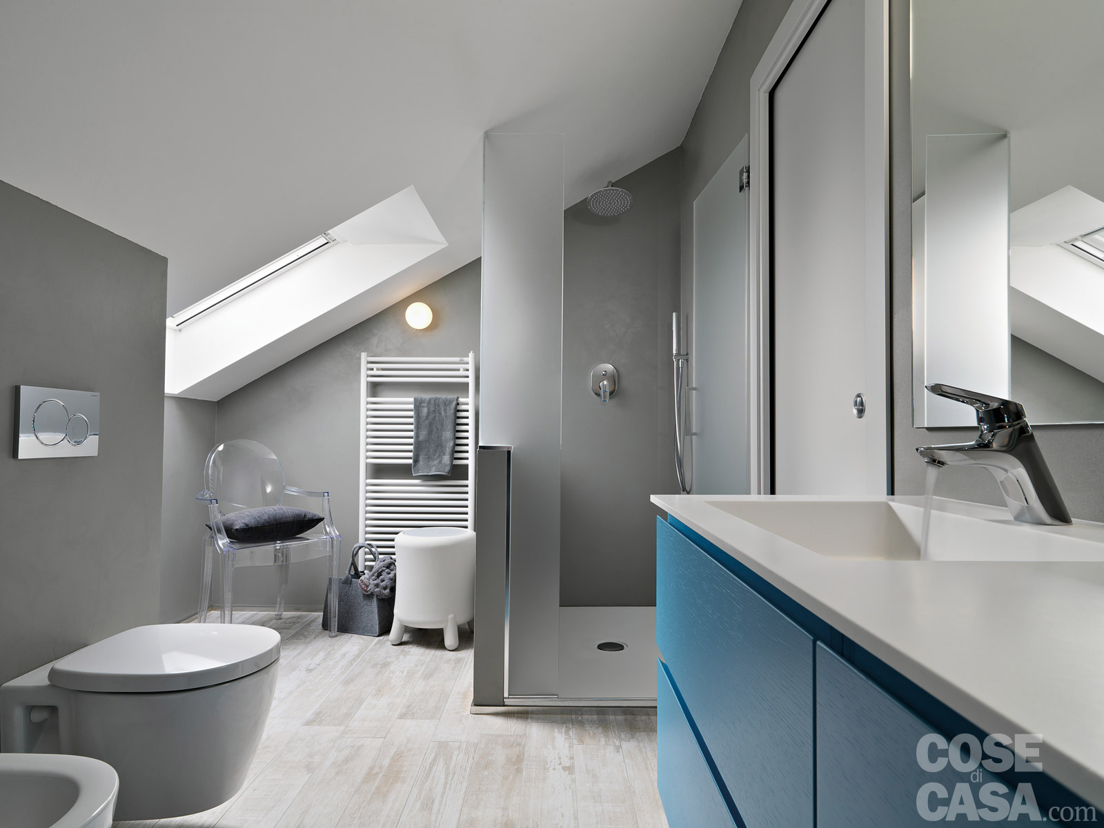Come organizzare gli spazi nel bagno in mansarda mansarda.it