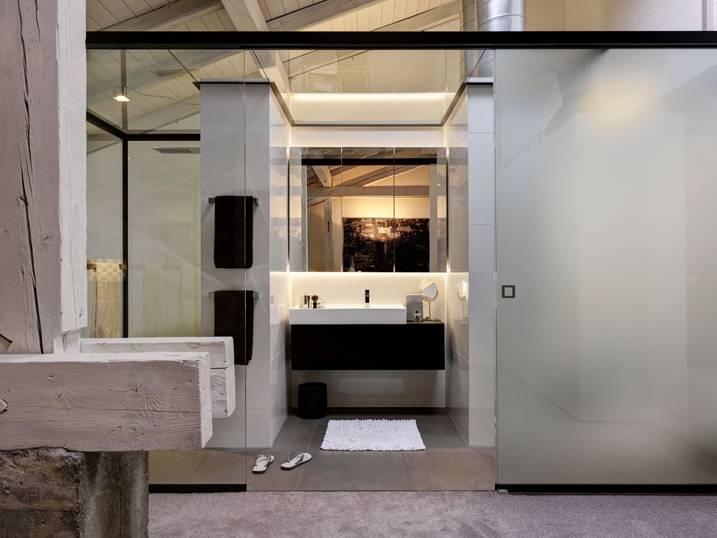 Arredamento moderno con tetto in legno : arredamento bagni per ...