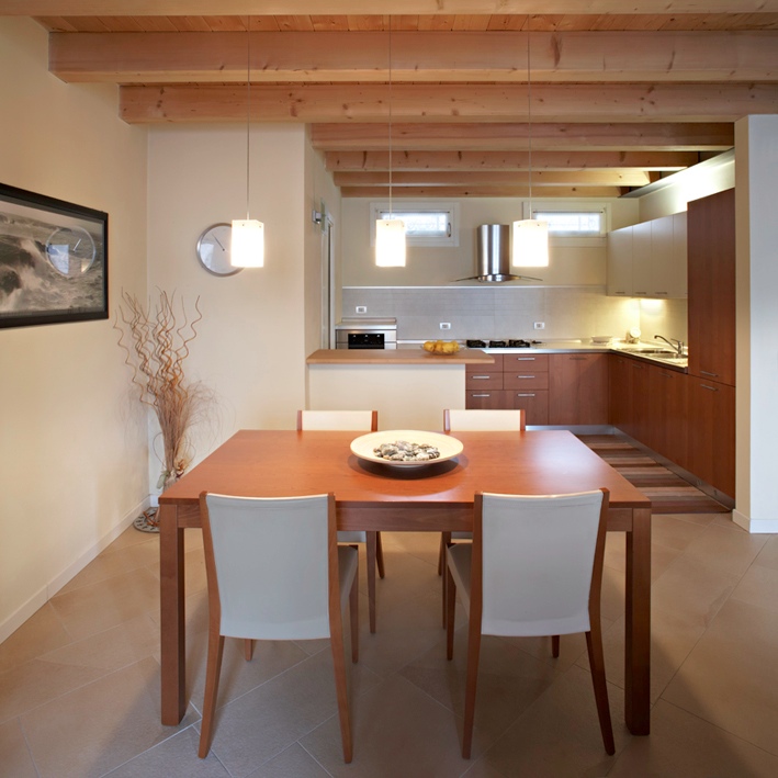 Tetto in legno per una mansarda luminosa e accogliente casa luce Case con tetto in legno