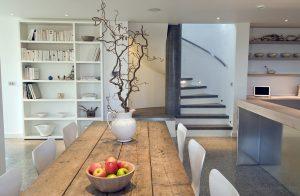 Zona pranzo con scale