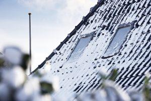 Neve sul tetto
