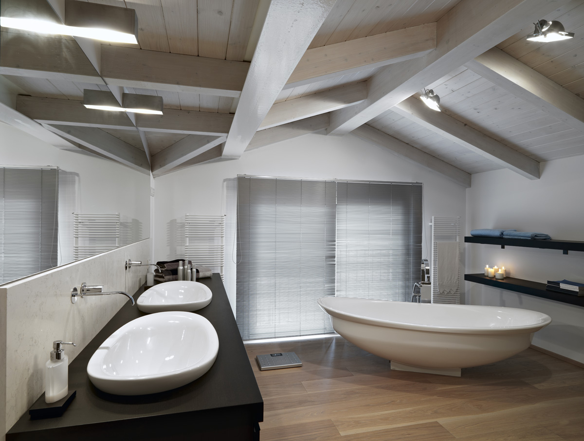 Idee per un nuovo bagno in mansarda mansarda.it Bagno moderno con vasca