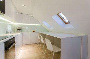 cucina con zona pranzo