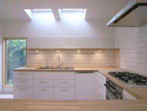 cucina con finestre