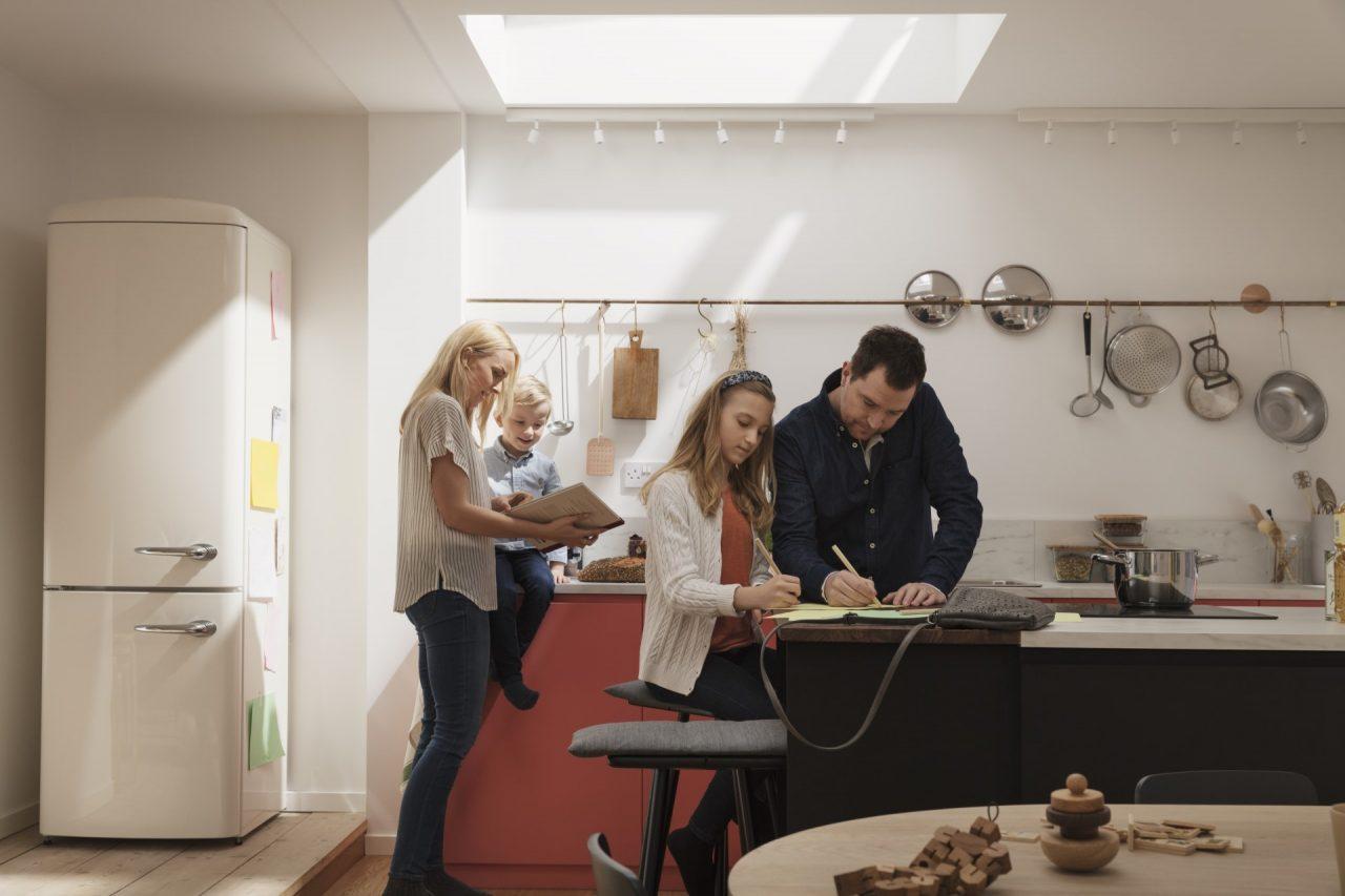 Famiglia in cucina