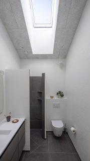 bagno con finestra