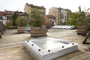 terrazza con finestre