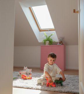 cameretta  con bambino