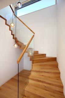 scala in legno e vetro