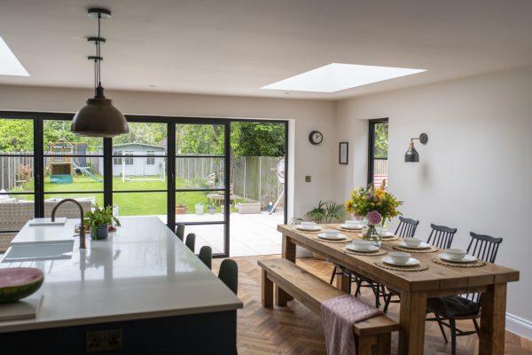 sala da pranzo con tetto piano