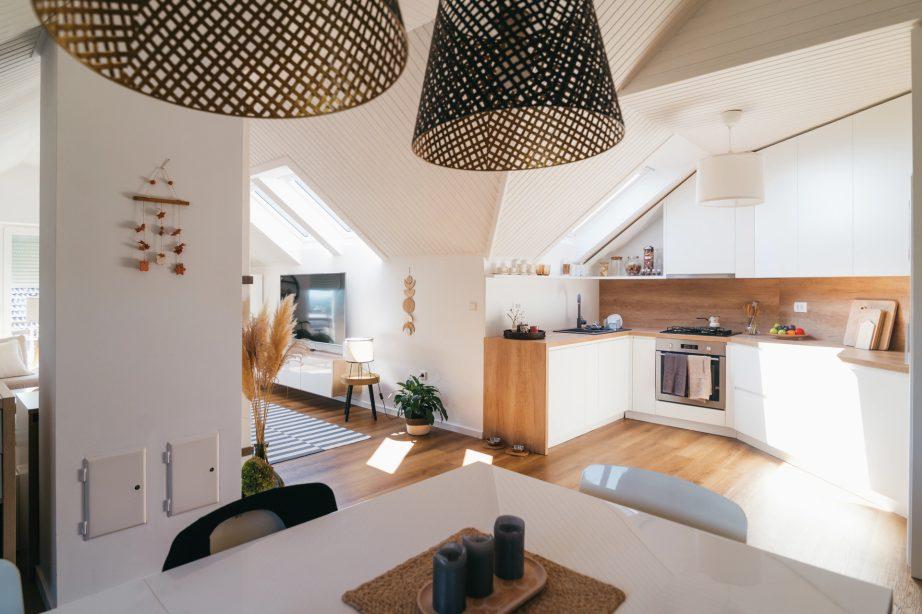 cucina con spazi bassi