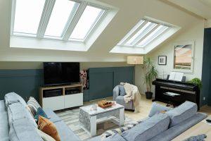 salotto mansardato con finestre VELUX salotto mansardato con finestre VELUX
